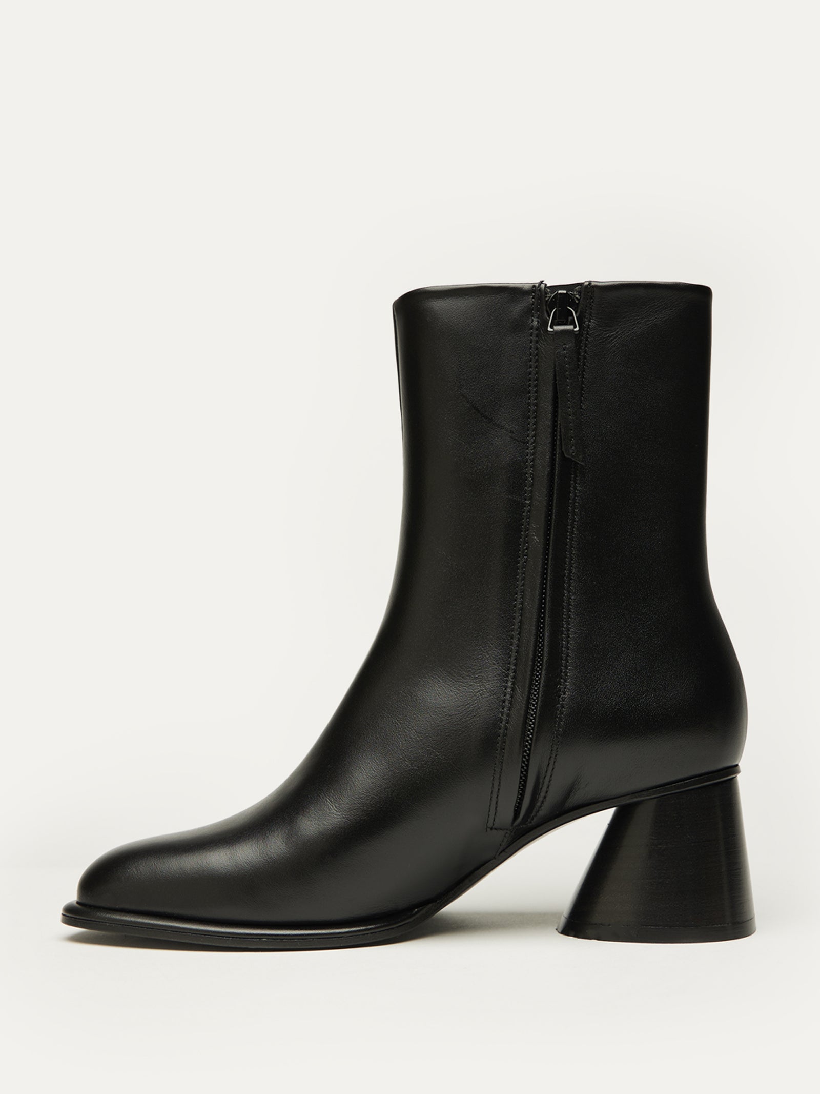 SHOP THE HOLTON BOOT – HOLTON BOOT: THE VERSATILE ALLY