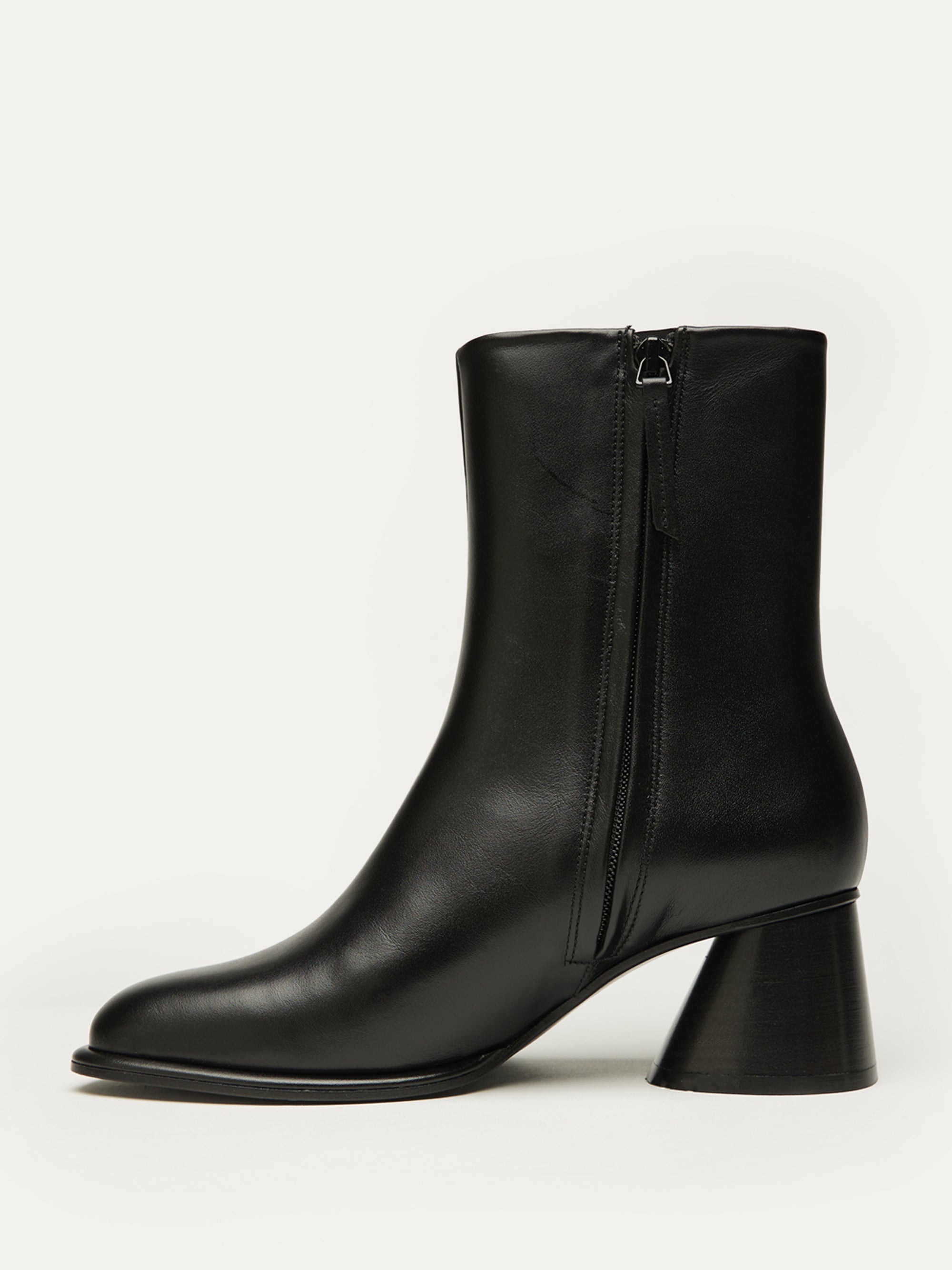 SHOP THE HOLTON BOOT – HOLTON BOOT: THE VERSATILE ALLY