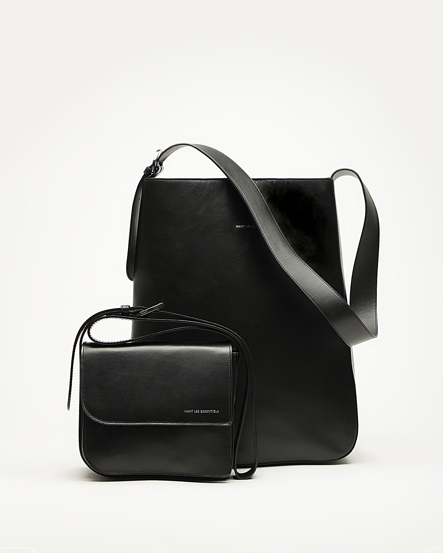 WANT LES ESSENTIELS ブラックショルダーバッグ Want Les Essentiels - Hartsfield Black Canvas Weekender Bag
