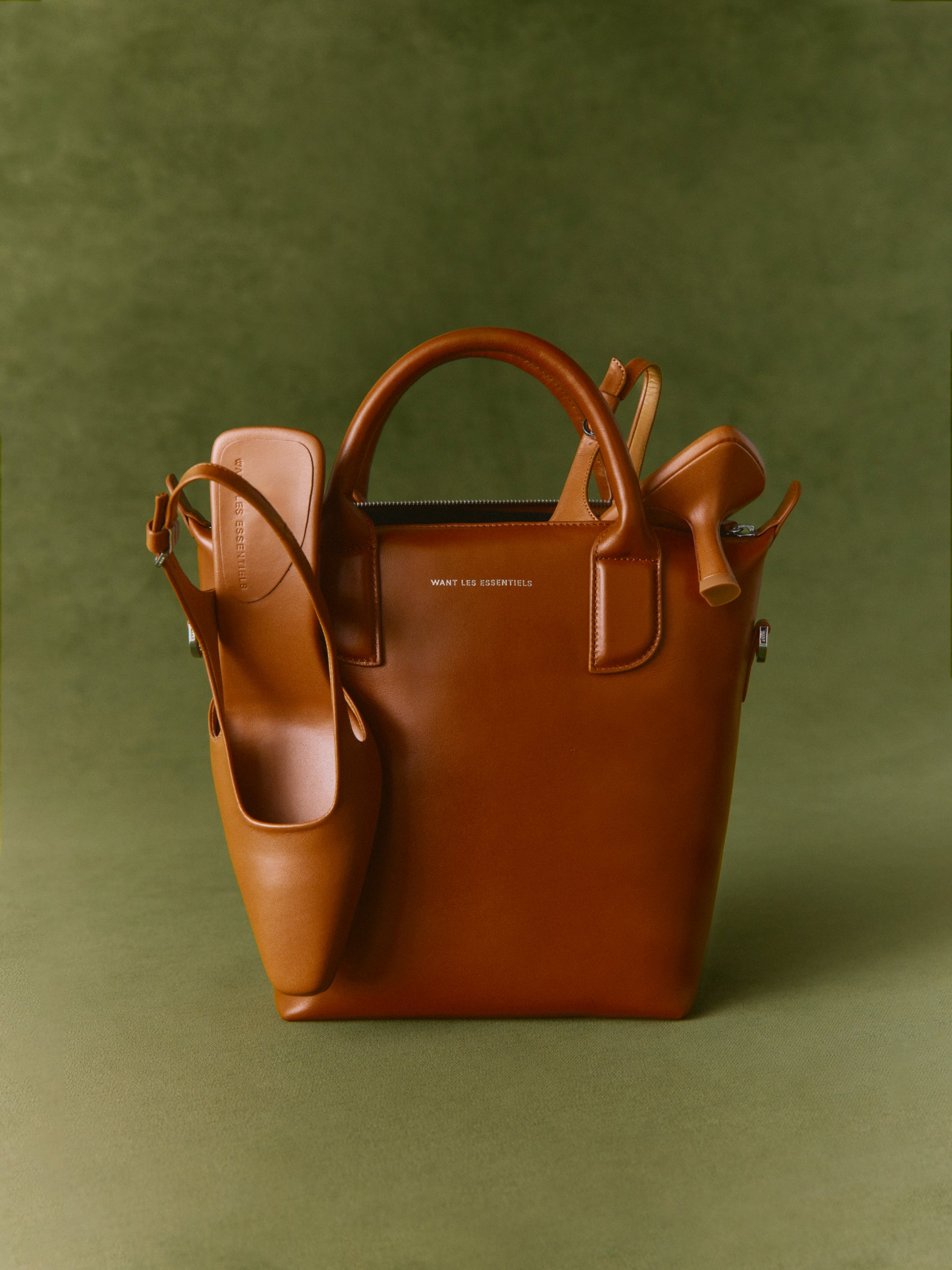 ウォントレスエッセンシャルデラヴィ レザートート ショルダーバッグ