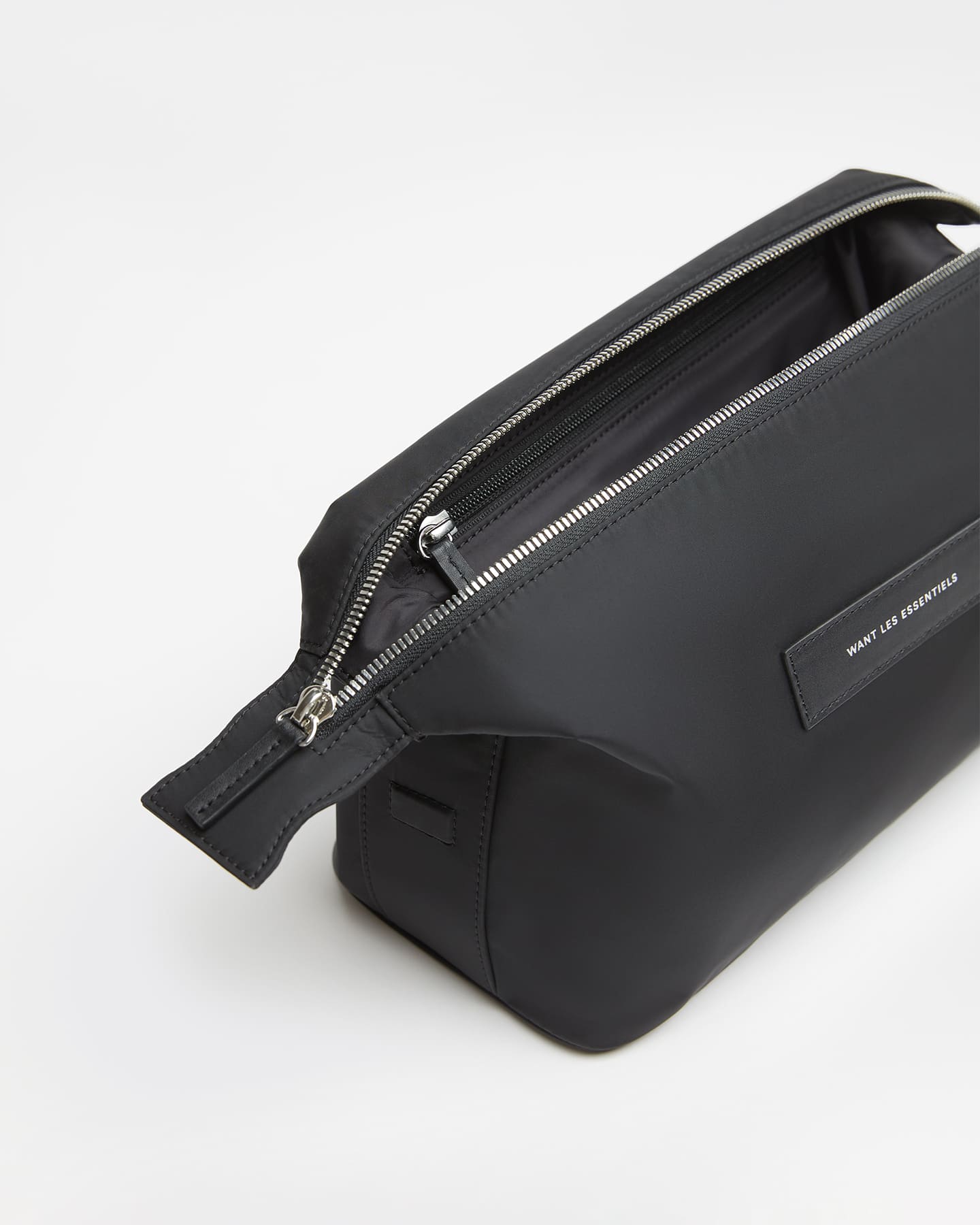 Kenyatta 2.0 Recycled Nylon Toiletry Bag - WANT Les Essentiels