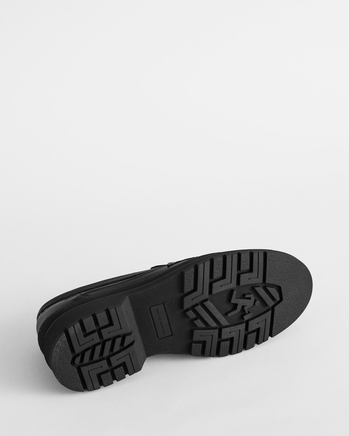 Graves Men&#39;s Lugged Loafer