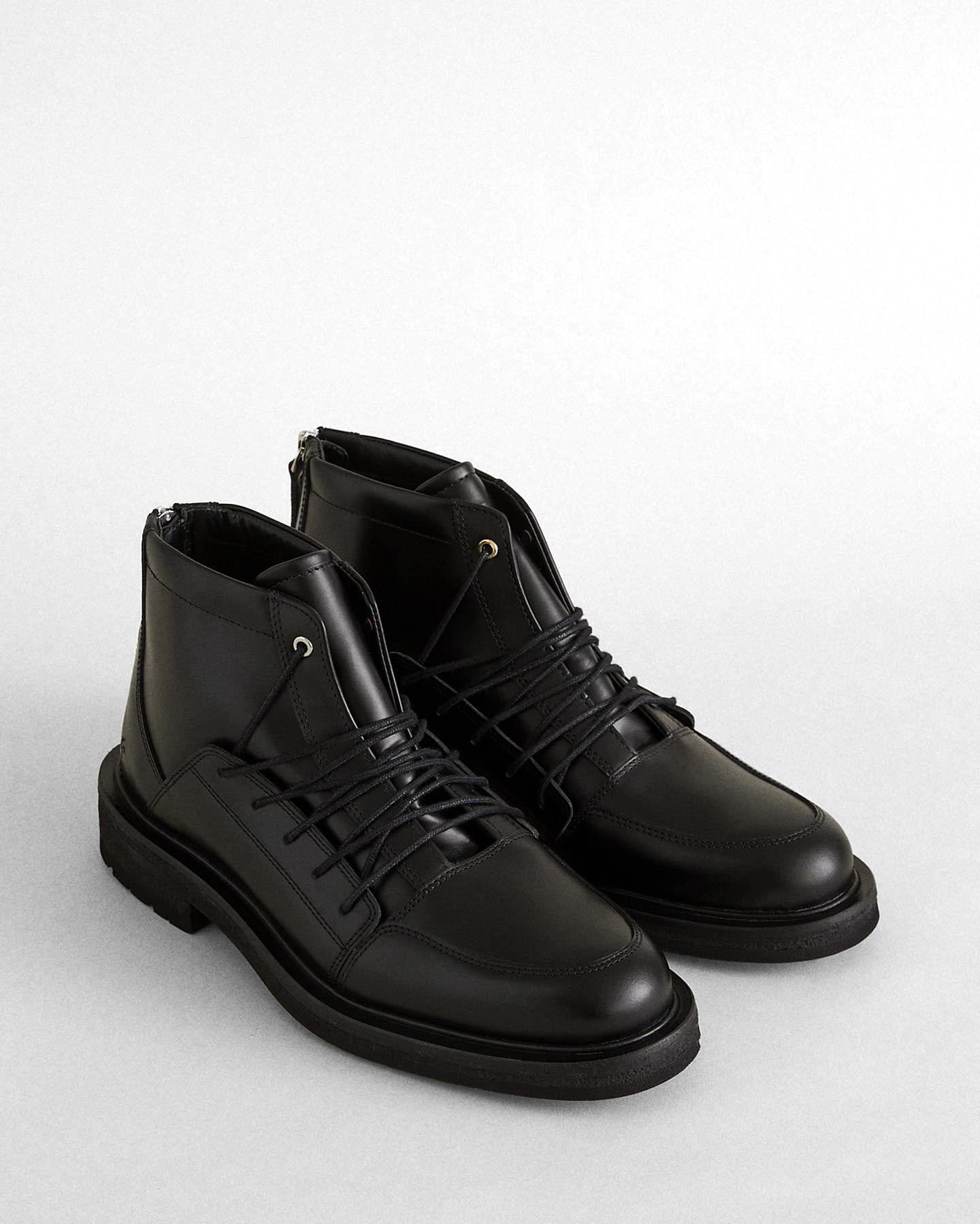 Men\'s Black Leather Lace-Up Ankle Boots with Contrasting Crepe Sole Lace Up Boots Black Calf - Classic Style for the Modern  main image 3