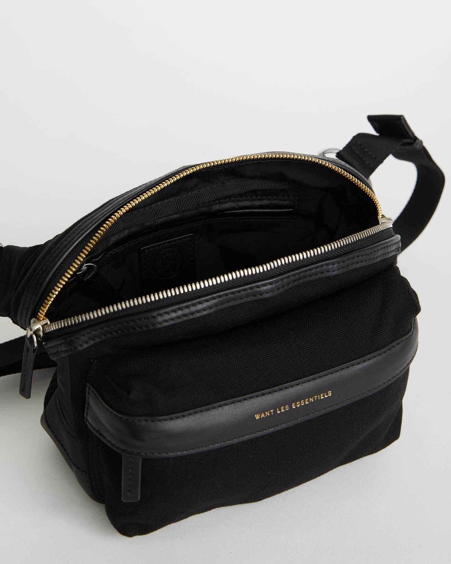 Want les essentiels belt bag Clearance